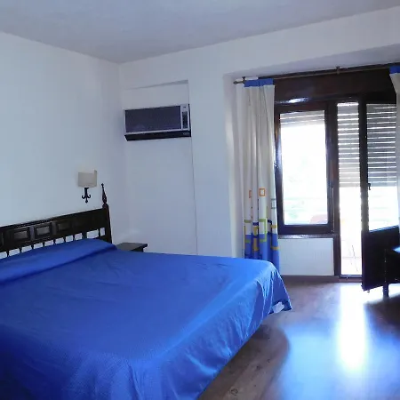 Restaurante Galias فندق 3*