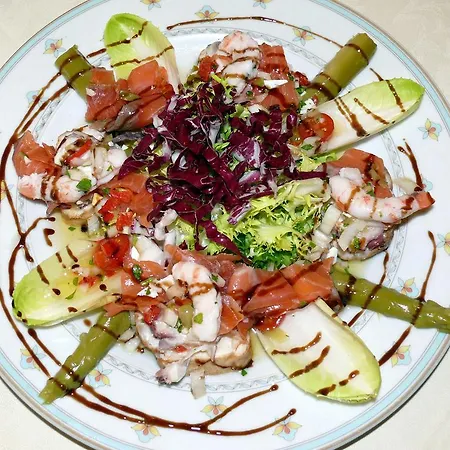 فندق Restaurante Galias 3*